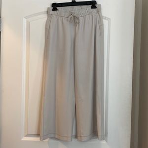 Lululemon womens capri pants